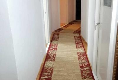 Apartament cu 3 camere semidecomandat în Rogerius - 2