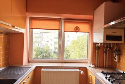 Apartament cu 2 camere decomandat în Lipovei