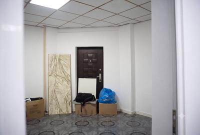 Spațiu comercial, de 200 mp, în Central - 5