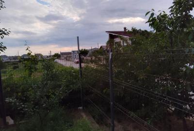Teren intravilan de 600 mp, în Domnești - 2