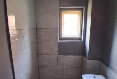 Casă cu 3 camere cu Teren 1500 Mp în Central