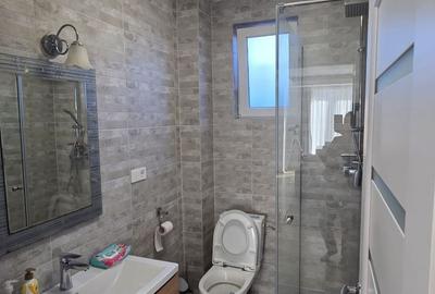 Casă cu 4 camere cu Teren 560 Mp în Central