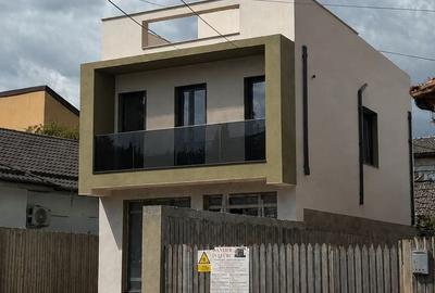 Casă cu 3 camere în Central