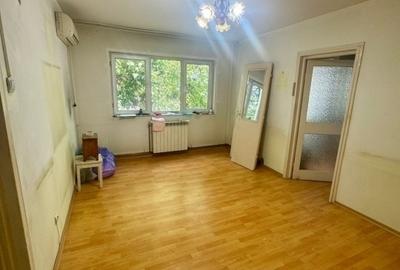 Apartament cu 2 camere semidecomandat în Podu Roș