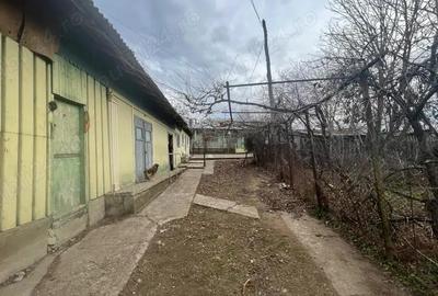 Casă cu 6 camere cu Teren 2700 Mp în Cărăpcești - 3