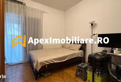 Apartament cu 3 camere semidecomandat în Universitate