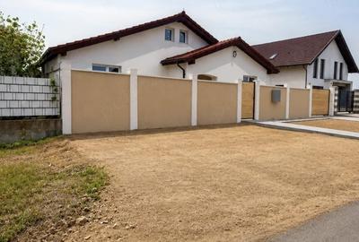Casă individuală cu 3 camere cu Canalizare în Recaș - 2