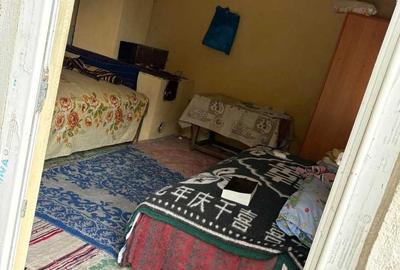 Casă cu 4 camere cu Teren 2000 Mp în Prundu