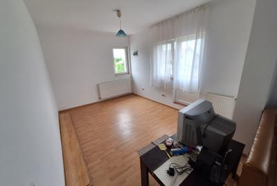 Apartament cu 2 camere semidecomandat în Chișoda - 3