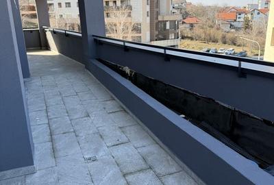 Apartament cu 4 camere decomandat în Central - 8