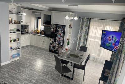 Duplex cu 5 camere cu Canalizare în Central - 11