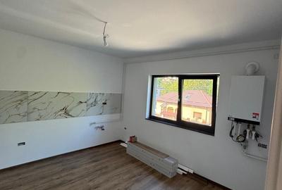 Casă cu 4 camere în Ștefănești