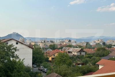 Garsonieră decomandată, mobilată în Pietroasa