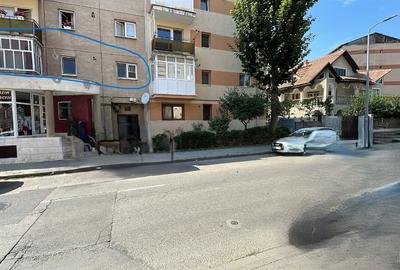 Apartament cu 4 camere decomandat în Cetate