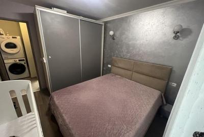 Apartament cu 2 camere semidecomandat, mobilat în Tei