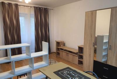 Apartament cu 2 camere decomandat în Exterior Vest