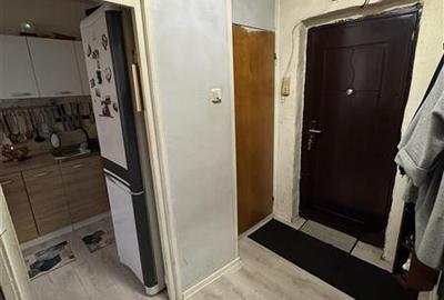 Apartament cu 3 camere decomandat în Giurgiului