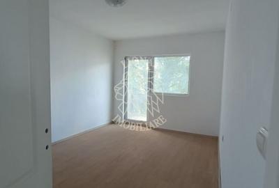 Apartament cu 2 camere decomandat în Sud