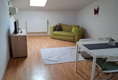 Apartament cu 2 camere decomandat, mobilat în Central