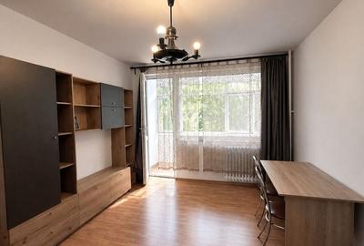 Apartament cu 2 camere decomandat în Teiul Doamnei