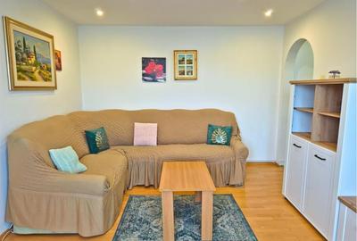Apartament cu 2 camere semidecomandat, mobilat în Nord