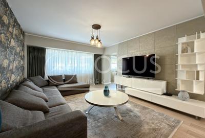 Apartament cu 4 camere semidecomandat, mobilat în P-ța Victoriei