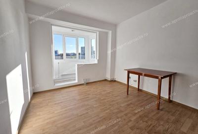 Apartament cu 4 camere decomandat în Port - 2