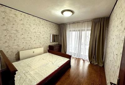 Apartament cu 3 camere decomandat în Calea Romanului