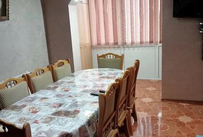 Apartament cu 3 camere decomandat în Central - 1