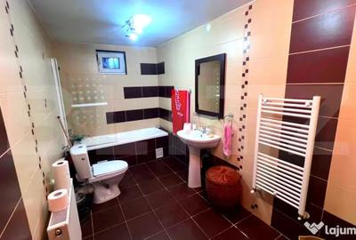Casă cu 5 camere cu Teren 250 Mp în Central - 8