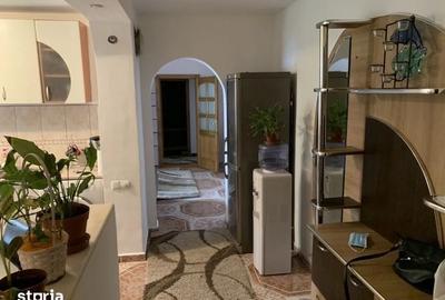 Apartament cu 3 camere în Micro 16