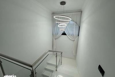 Casă cu 5 camere cu Teren 1213 Mp în Ostroveni - 9