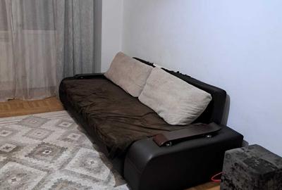 Apartament cu 2 camere decomandat în Rovine