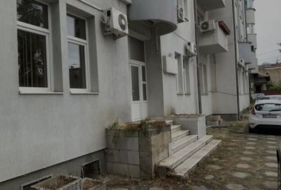 Spațiu comercial, de 745 mp, în Central - 3