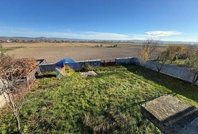 Casă individuală cu 5 camere cu Teren 3600 Mp în Bodești - 4
