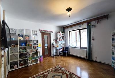 Casă cu 5 camere cu Teren 200 Mp în Răcădău - 2