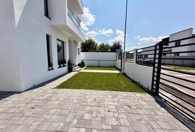 Casă cu Teren 301 Mp în Central
