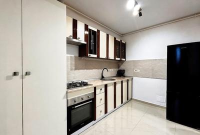 Apartament cu 2 camere semidecomandat, mobilat în Păcii