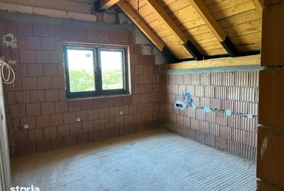 Casă cu 4 camere cu Teren 400 Mp în Slimnic - 6