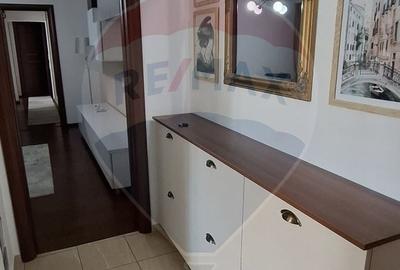 Apartament cu 3 camere în Rovine