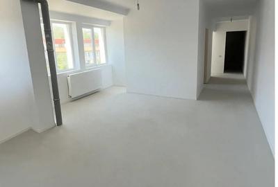 Apartament cu 3 camere semidecomandat în Florești - 4
