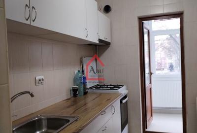Apartament cu 2 camere decomandat, mobilat în Galata