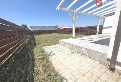 Casă cu 4 camere cu Teren 381 Mp în Moșnița Nouă
