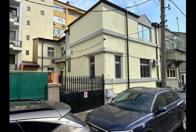 Casă cu 6 camere cu Teren 200 Mp în Dorobanți - 3