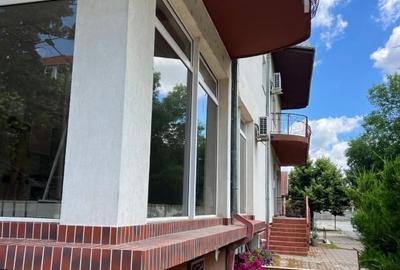 Spațiu comercial, de 1,339 mp, în Central - 3