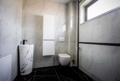 Casă cu 4 camere cu Teren 230 Mp în Central - 1