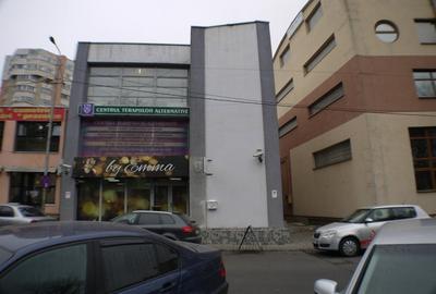 Birou, de 240 mp, în Central