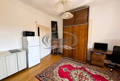 Apartament cu 3 camere semidecomandat, mobilat în Semicentral