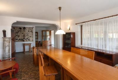 Casă cu 3 camere cu Teren 120 Mp în Central