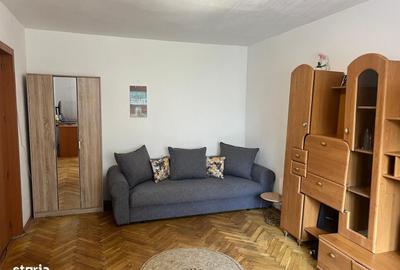 Garsonieră decomandată în Podu Roș
